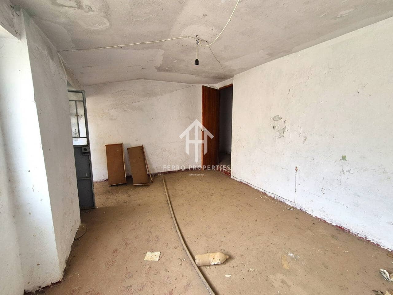 4 sovrum Hus till salu i Loja - 39 000 € (Ref: 9465209)