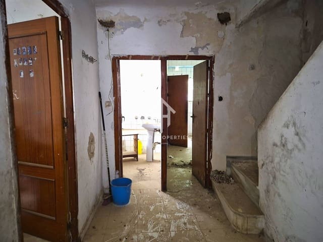 4 sovrum Hus till salu i Loja - 39 000 € (Ref: 9465209)