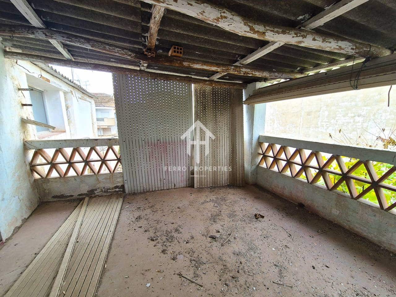 4 sovrum Hus till salu i Loja - 39 000 € (Ref: 9465209)