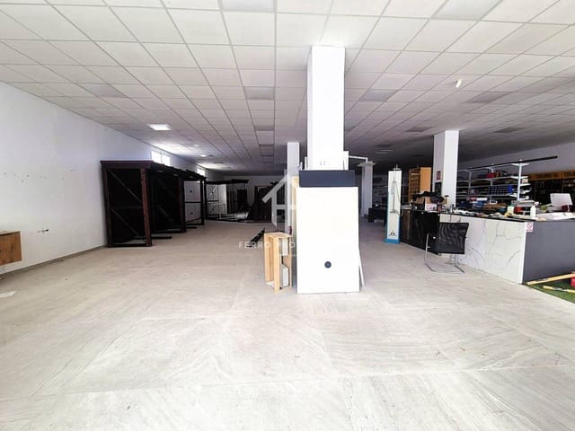 Kaupallinen vuokrattavana paikassa Loja - 3 600 € (Ref: 9468130)