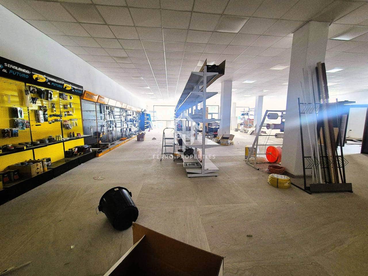 Komercyjne do wynajęcia w Loja - 3 600 € (Ref: 9468130)