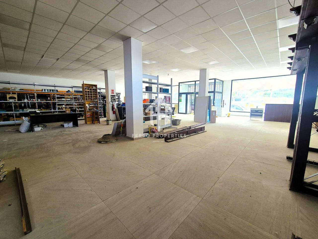 Komercyjne do wynajęcia w Loja - 3 600 € (Ref: 9468130)