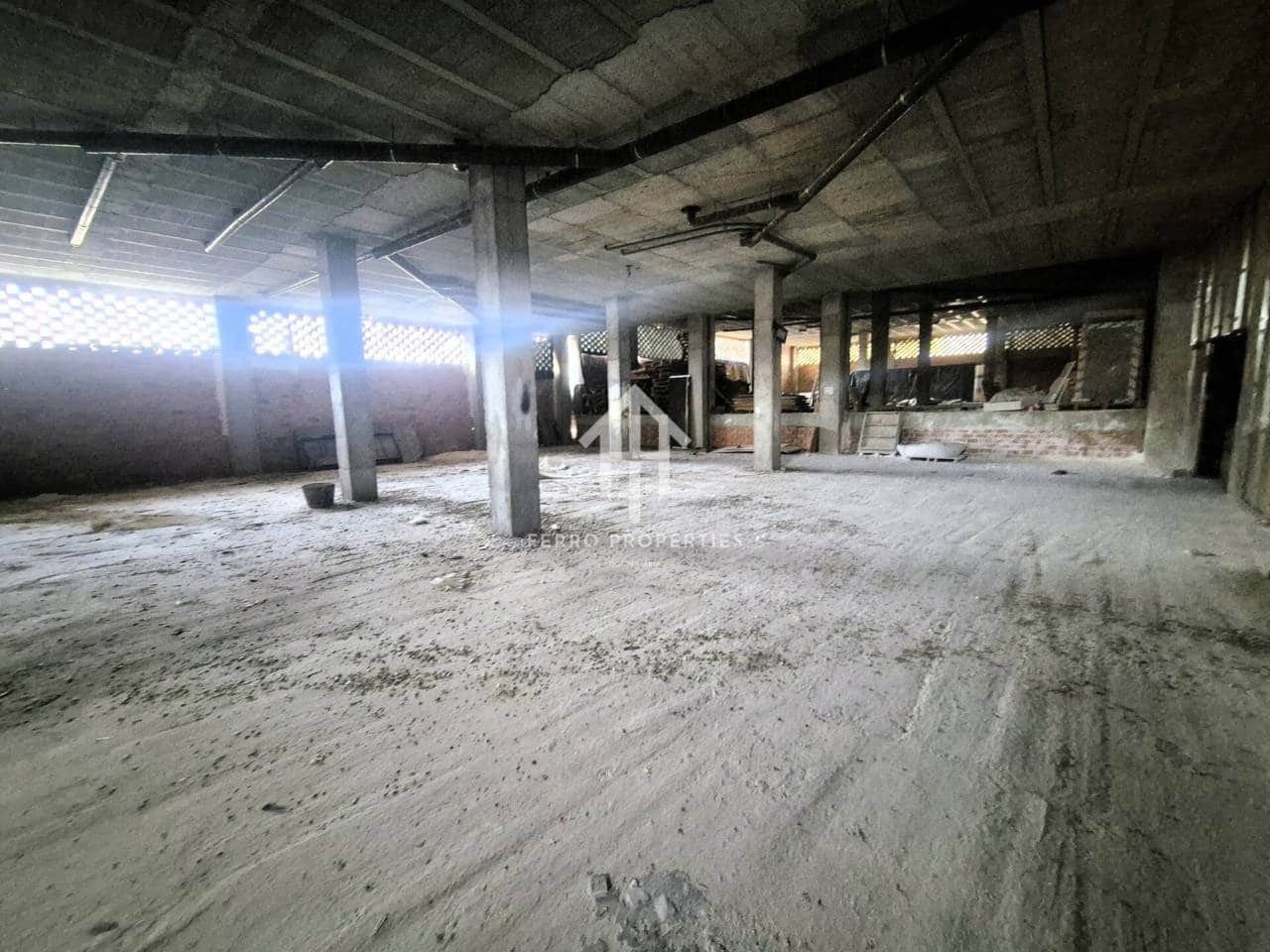 Komercyjne do wynajęcia w Loja - 3 600 € (Ref: 9468130)