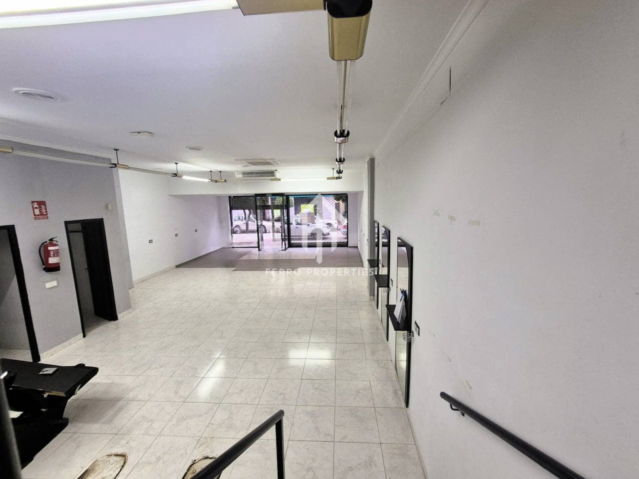 2 bedroom Commercial for rent in Loja - € 800 (Ref: 9470157)