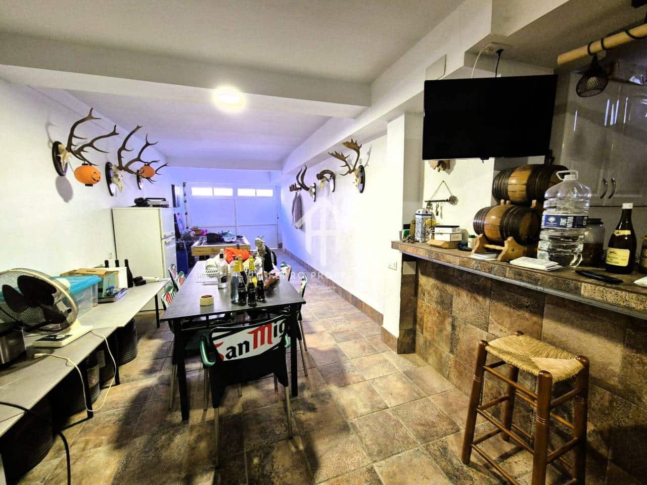 6 Zimmer Villa zu verkaufen in Algarinejo mit Pool - 140.000 € (Ref: 9470158)