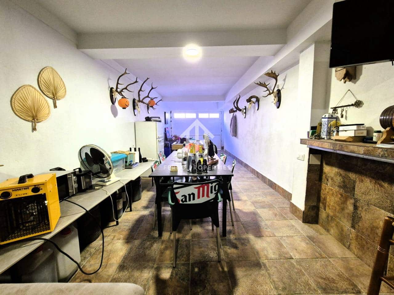 6 Zimmer Villa zu verkaufen in Algarinejo mit Pool - 140.000 € (Ref: 9470158)