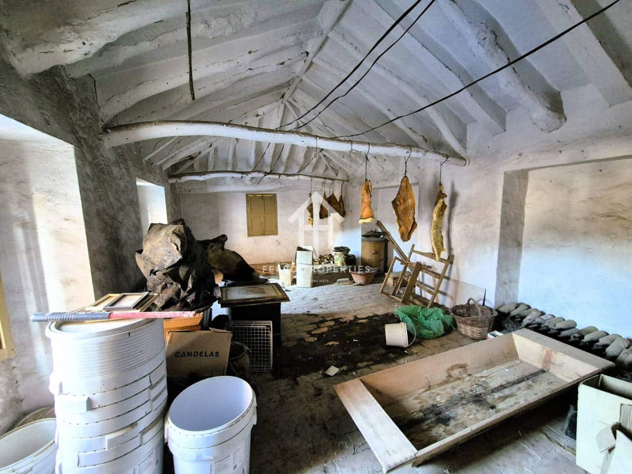 6 Zimmer Villa zu verkaufen in Algarinejo mit Pool - 140.000 € (Ref: 9470158)