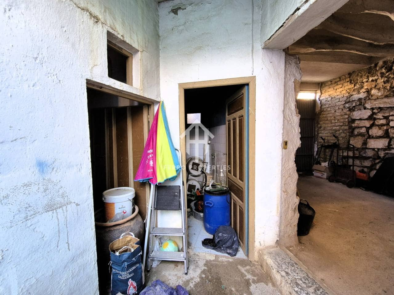 6 Zimmer Villa zu verkaufen in Algarinejo mit Pool - 140.000 € (Ref: 9470158)