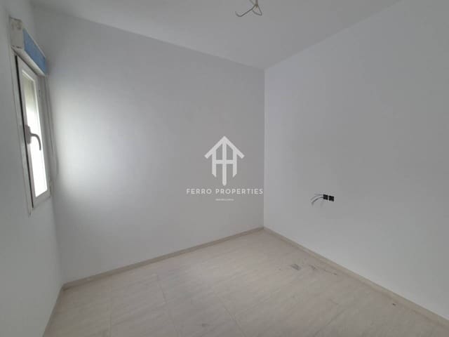 3 soverom Leilighet til salgs i Loja med garasje - € 79 900 (Ref: 9472231)