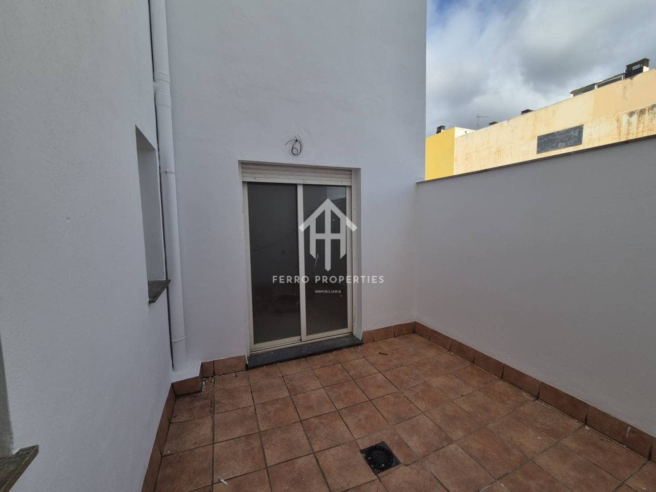 3 soverom Leilighet til salgs i Loja med garasje - € 79 900 (Ref: 9472231)