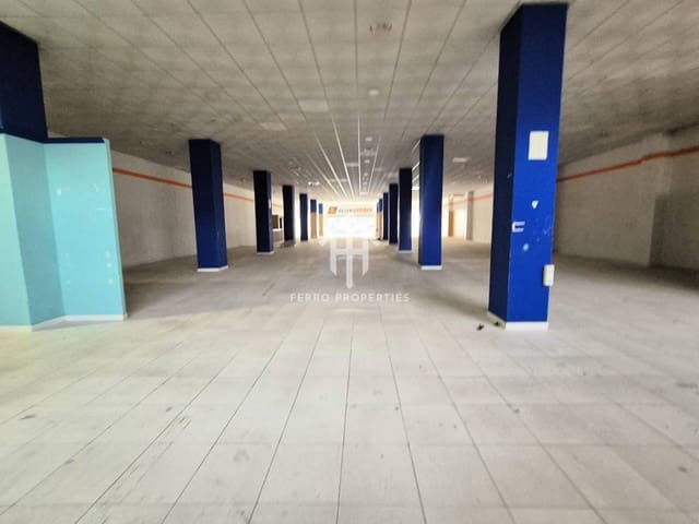 Local Commercial de 1 chambre à louer à Loja - 2 300 € (Ref: 9472234)