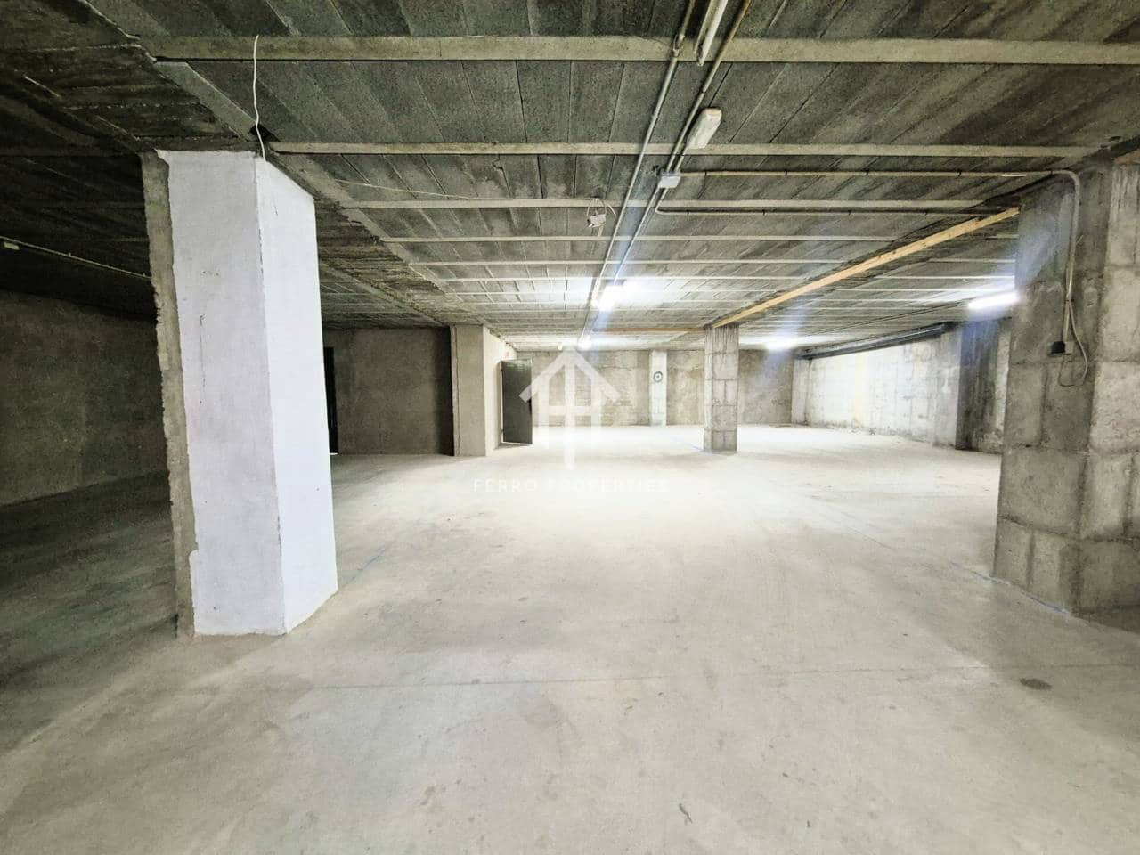 Local Commercial de 1 chambre à louer à Loja avec garage - 2 300 € (Ref: 9472234)