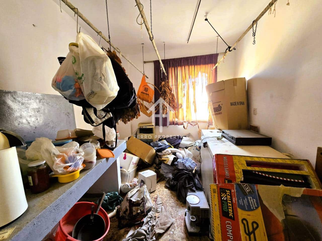 7 bedroom Townhouse for sale in Salar with garage - € 200,000 (Ref: 9473831)