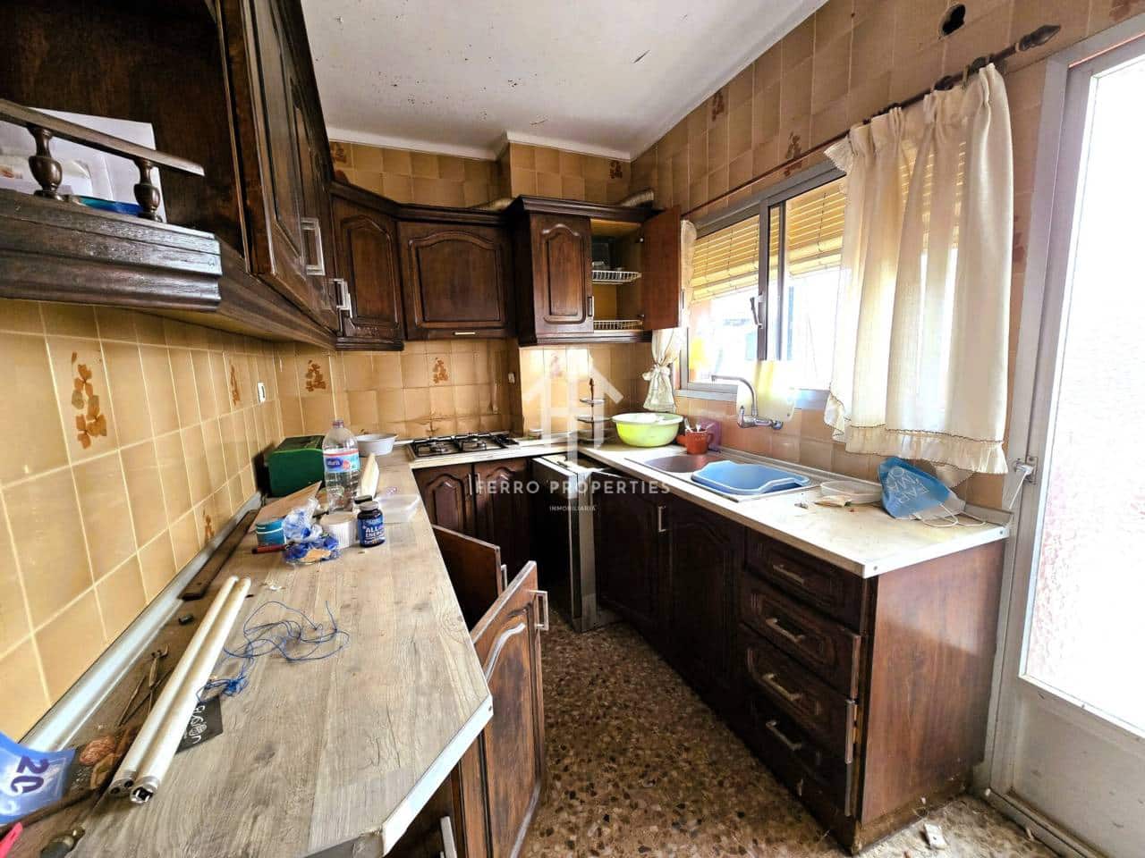 7 bedroom Townhouse for sale in Salar with garage - € 200,000 (Ref: 9473831)