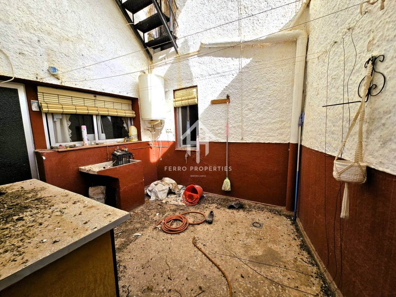 7 bedroom Townhouse for sale in Salar with garage - € 200,000 (Ref: 9473831)