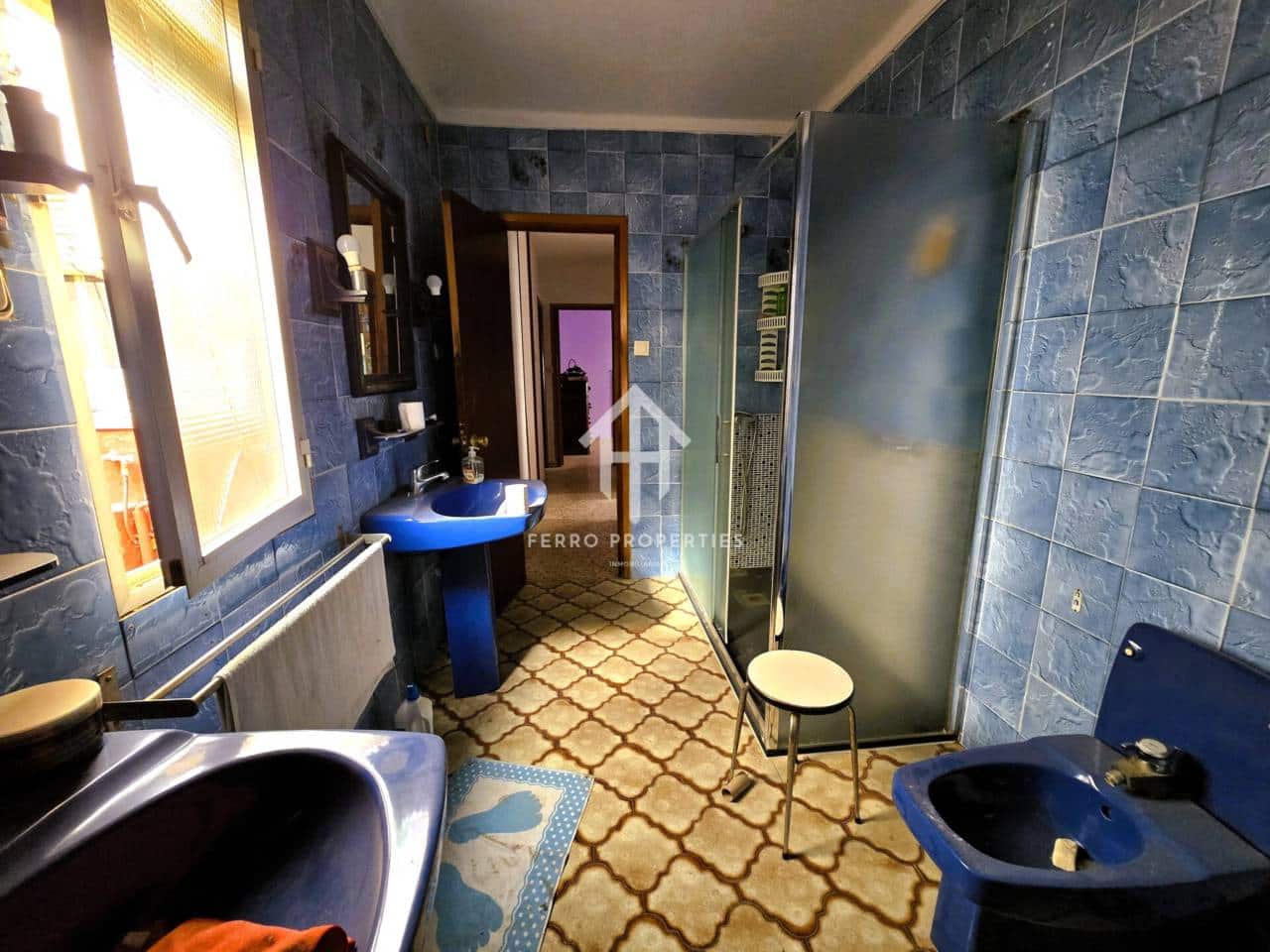 7 bedroom Townhouse for sale in Salar with garage - € 200,000 (Ref: 9473831)