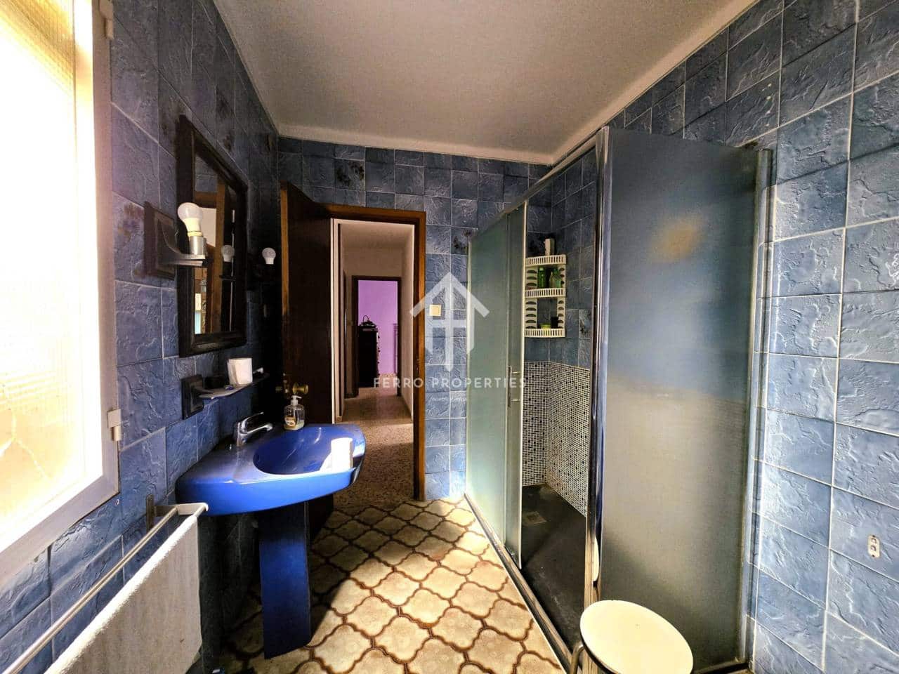 7 bedroom Townhouse for sale in Salar with garage - € 200,000 (Ref: 9473831)