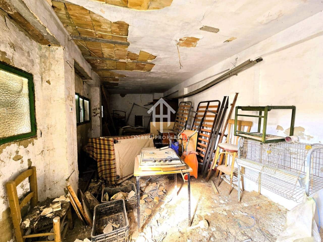 7 bedroom Townhouse for sale in Salar with garage - € 200,000 (Ref: 9473831)