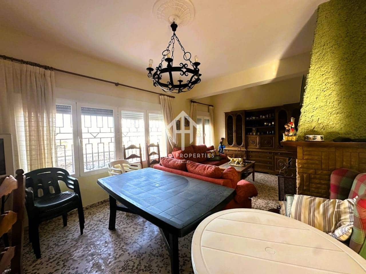 4 bedroom Villa for sale in Loja with pool - € 349,000 (Ref: 9481694)