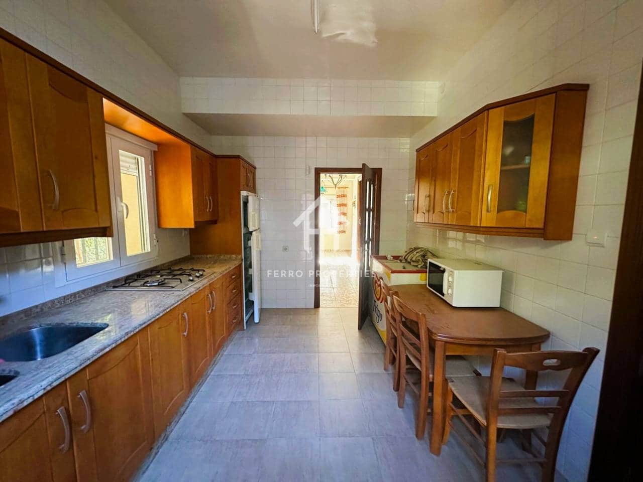 4 bedroom Villa for sale in Loja with pool - € 349,000 (Ref: 9481694)