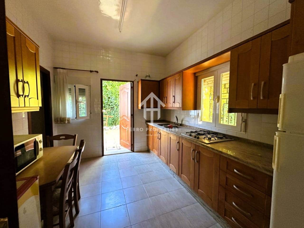 4 bedroom Villa for sale in Loja with pool - € 349,000 (Ref: 9481694)