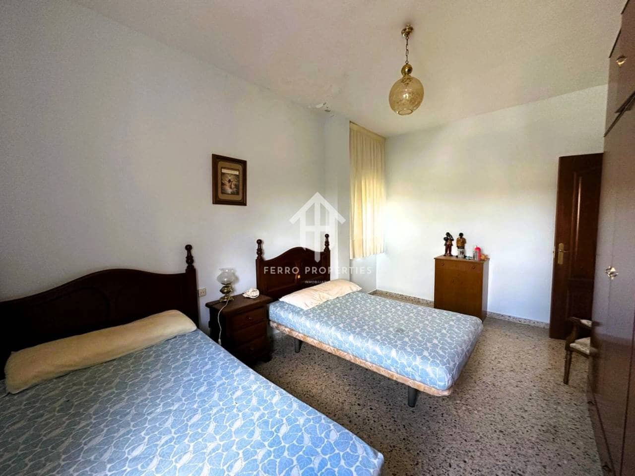 4 bedroom Villa for sale in Loja with pool - € 349,000 (Ref: 9481694)