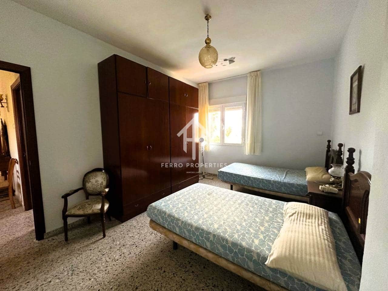 4 bedroom Villa for sale in Loja with pool - € 349,000 (Ref: 9481694)