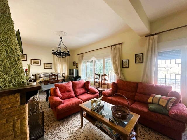 4 bedroom Villa for sale in Loja with pool - € 349,000 (Ref: 9481694)