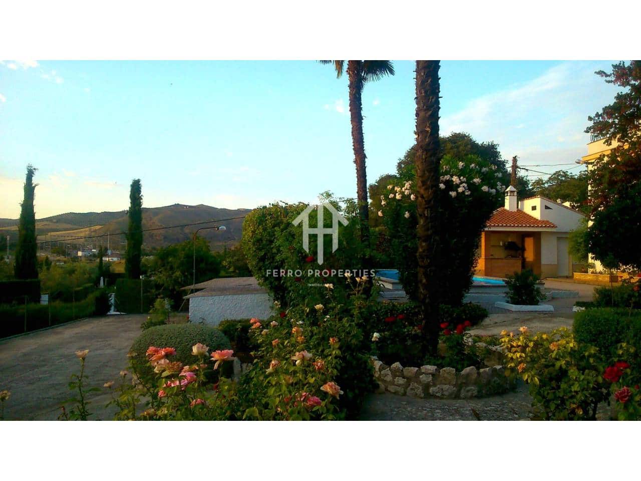 4 bedroom Villa for sale in Loja with pool - € 349,000 (Ref: 9481694)