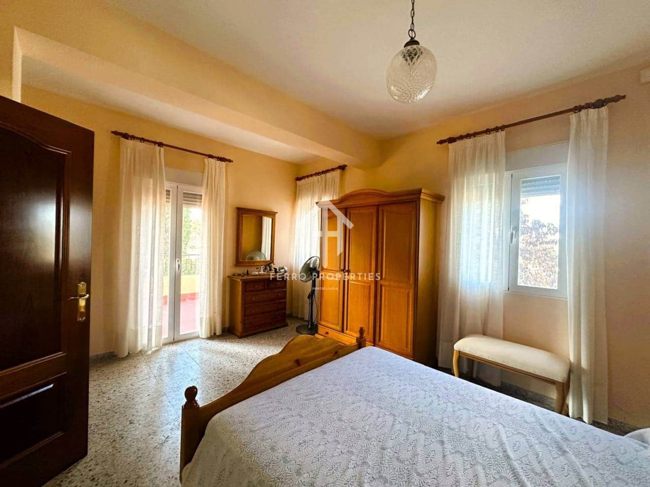 4 bedroom Villa for sale in Loja with pool - € 349,000 (Ref: 9481694)