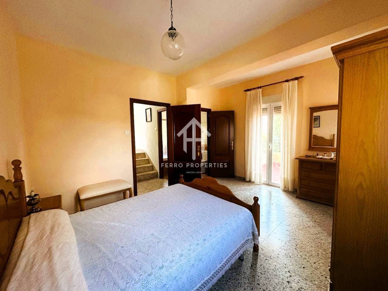 4 bedroom Villa for sale in Loja with pool - € 349,000 (Ref: 9481694)