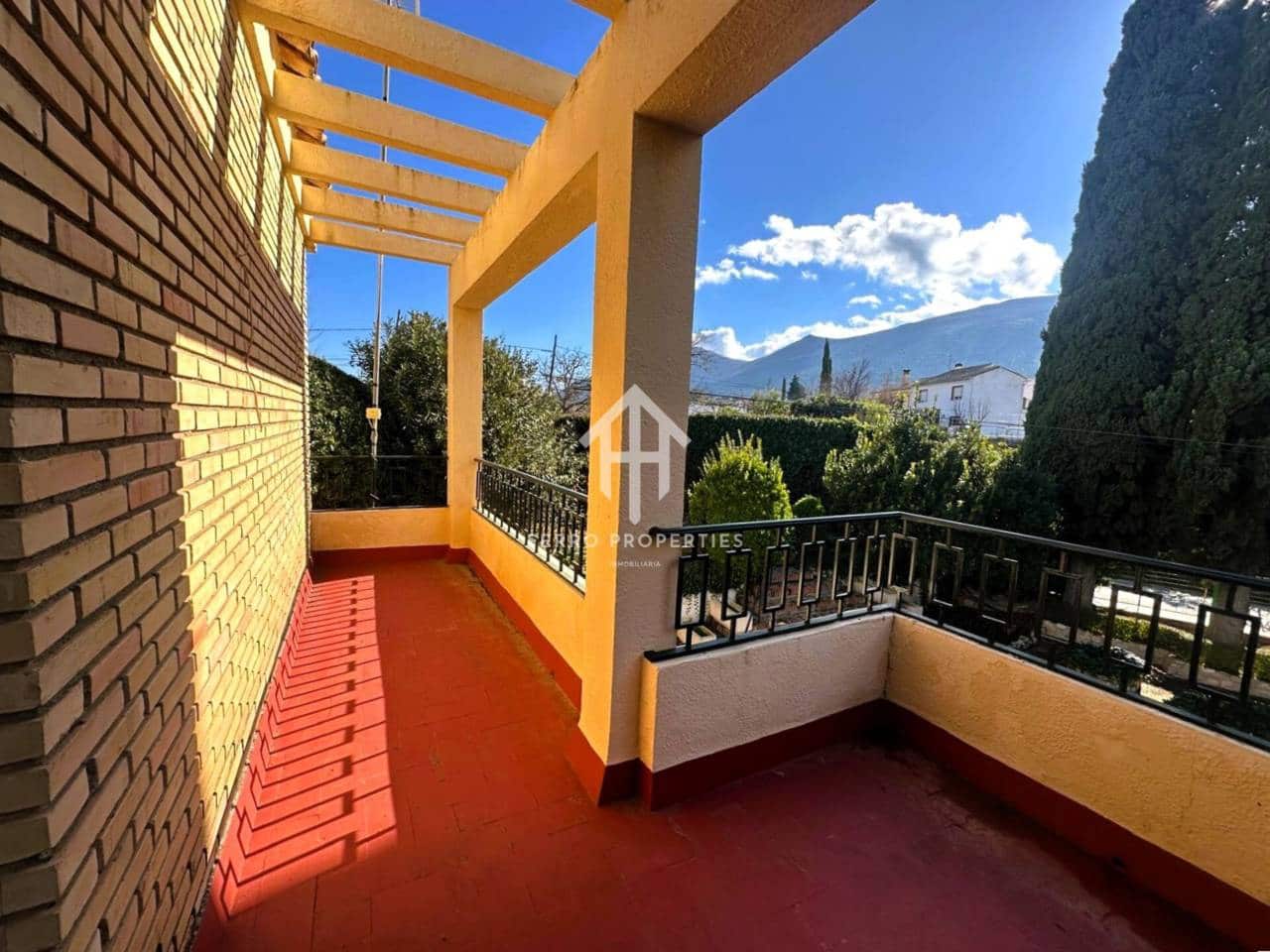 4 bedroom Villa for sale in Loja with pool - € 349,000 (Ref: 9481694)