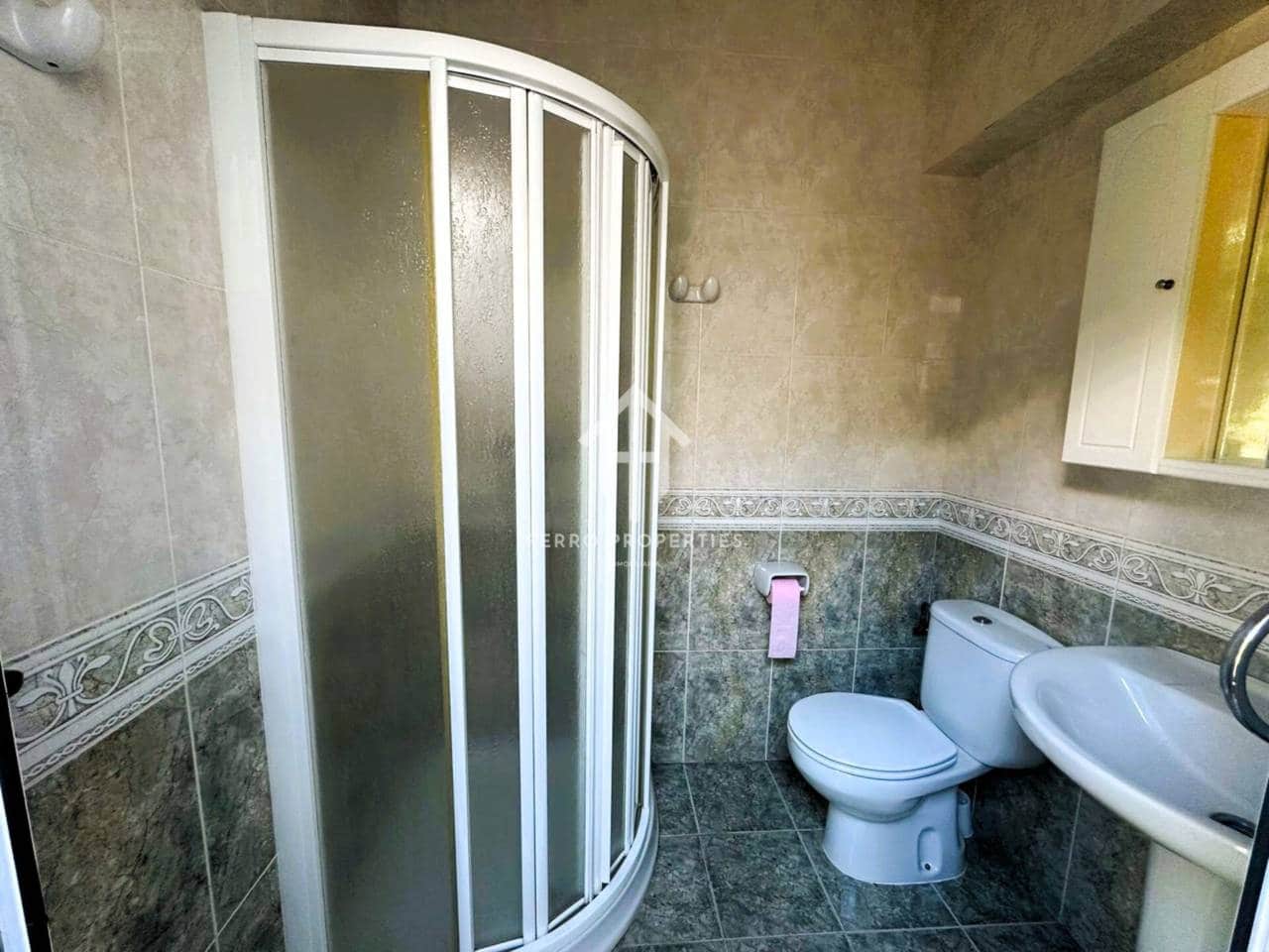 4 bedroom Villa for sale in Loja with pool - € 349,000 (Ref: 9481694)