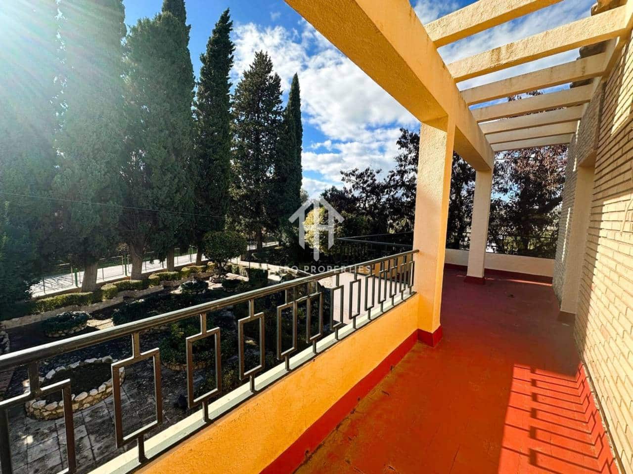 4 bedroom Villa for sale in Loja with pool - € 349,000 (Ref: 9481694)