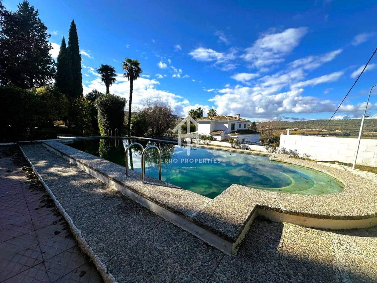 4 bedroom Villa for sale in Loja with pool - € 349,000 (Ref: 9481694)