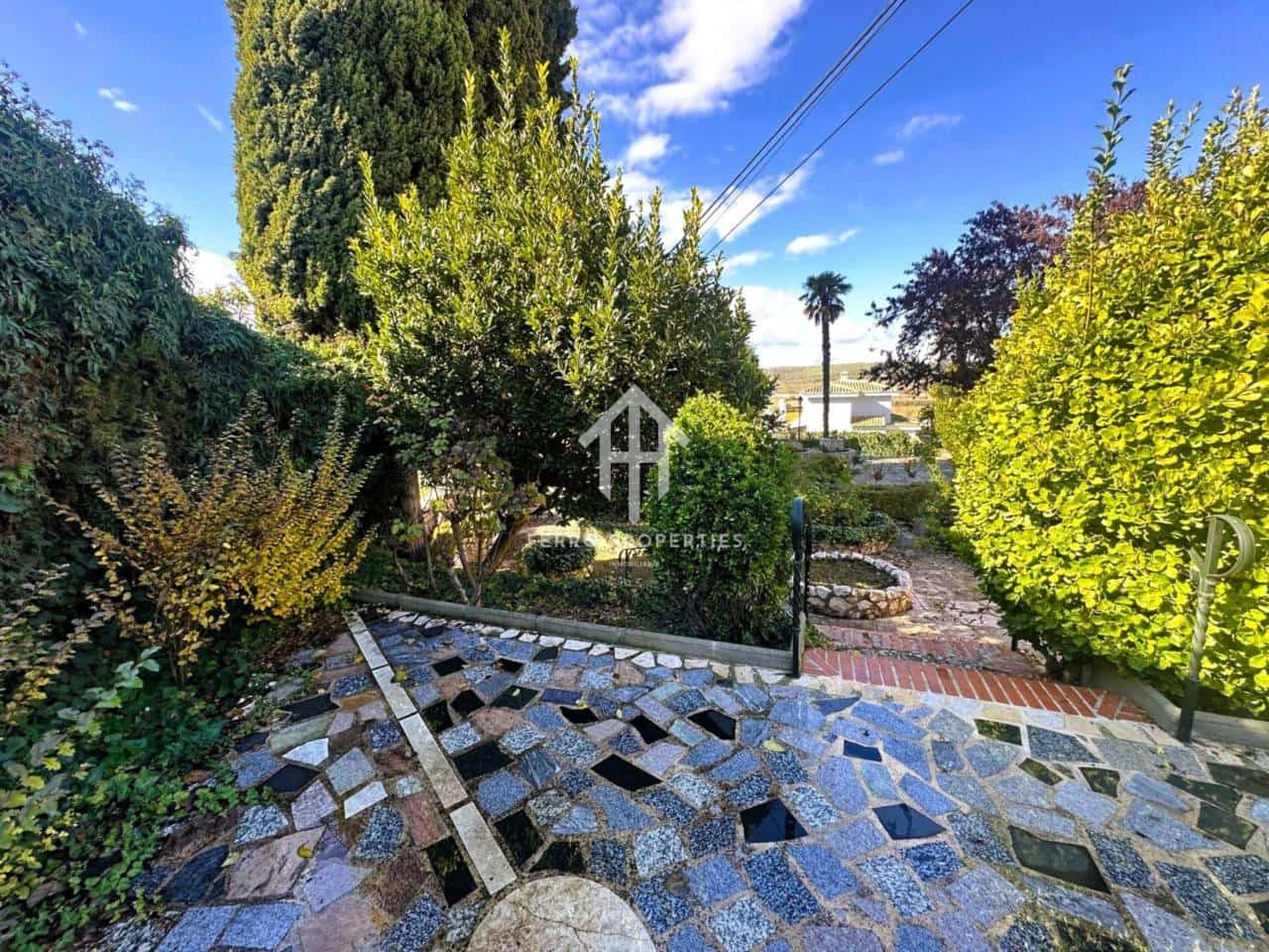 4 bedroom Villa for sale in Loja with pool - € 349,000 (Ref: 9481694)