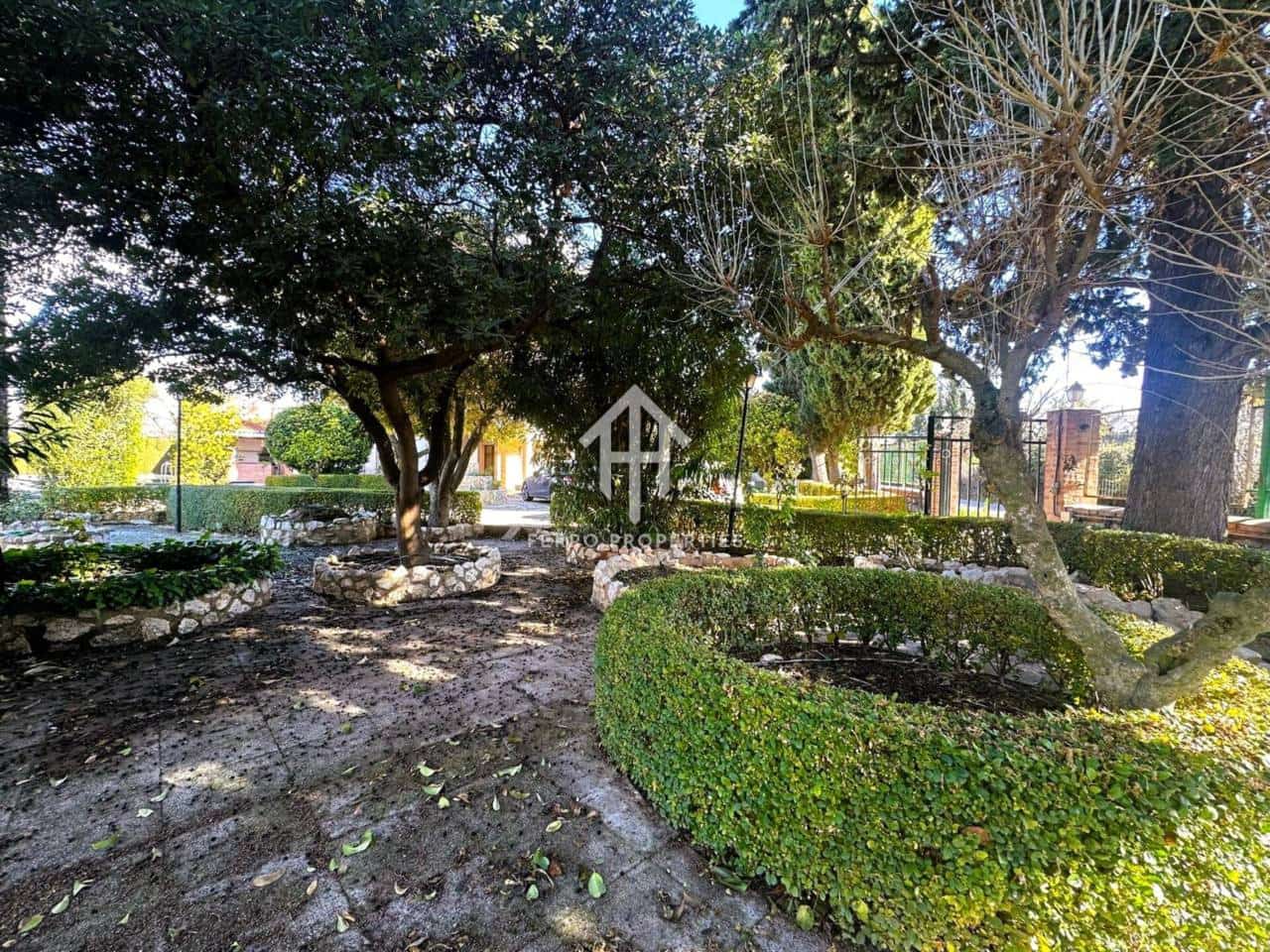 4 bedroom Villa for sale in Loja with pool - € 349,000 (Ref: 9481694)