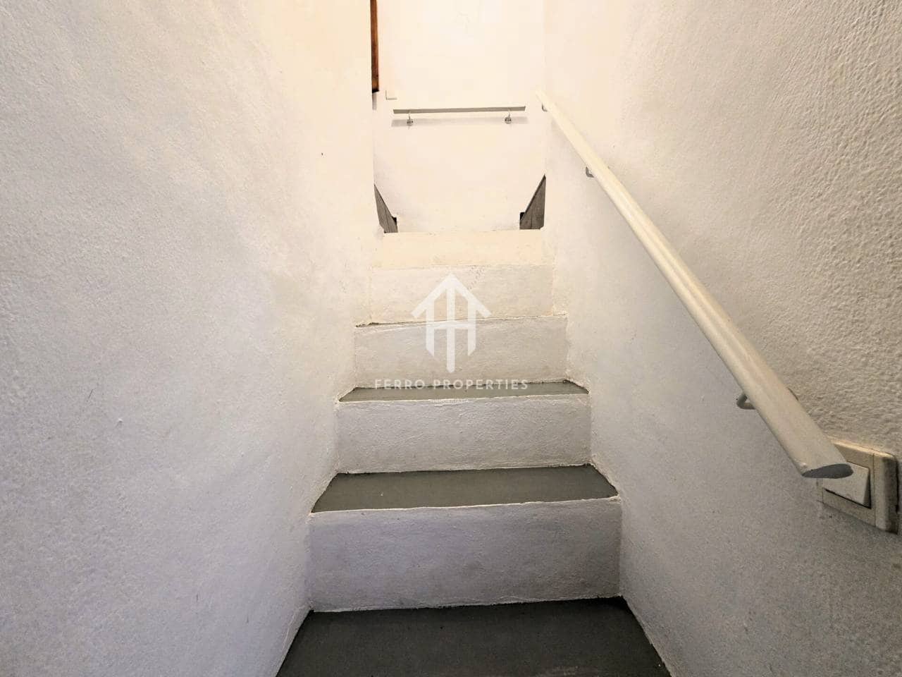 4 bedroom Townhouse for sale in Ventorros de la Laguna with garage - € 75,000 (Ref: 9496704)