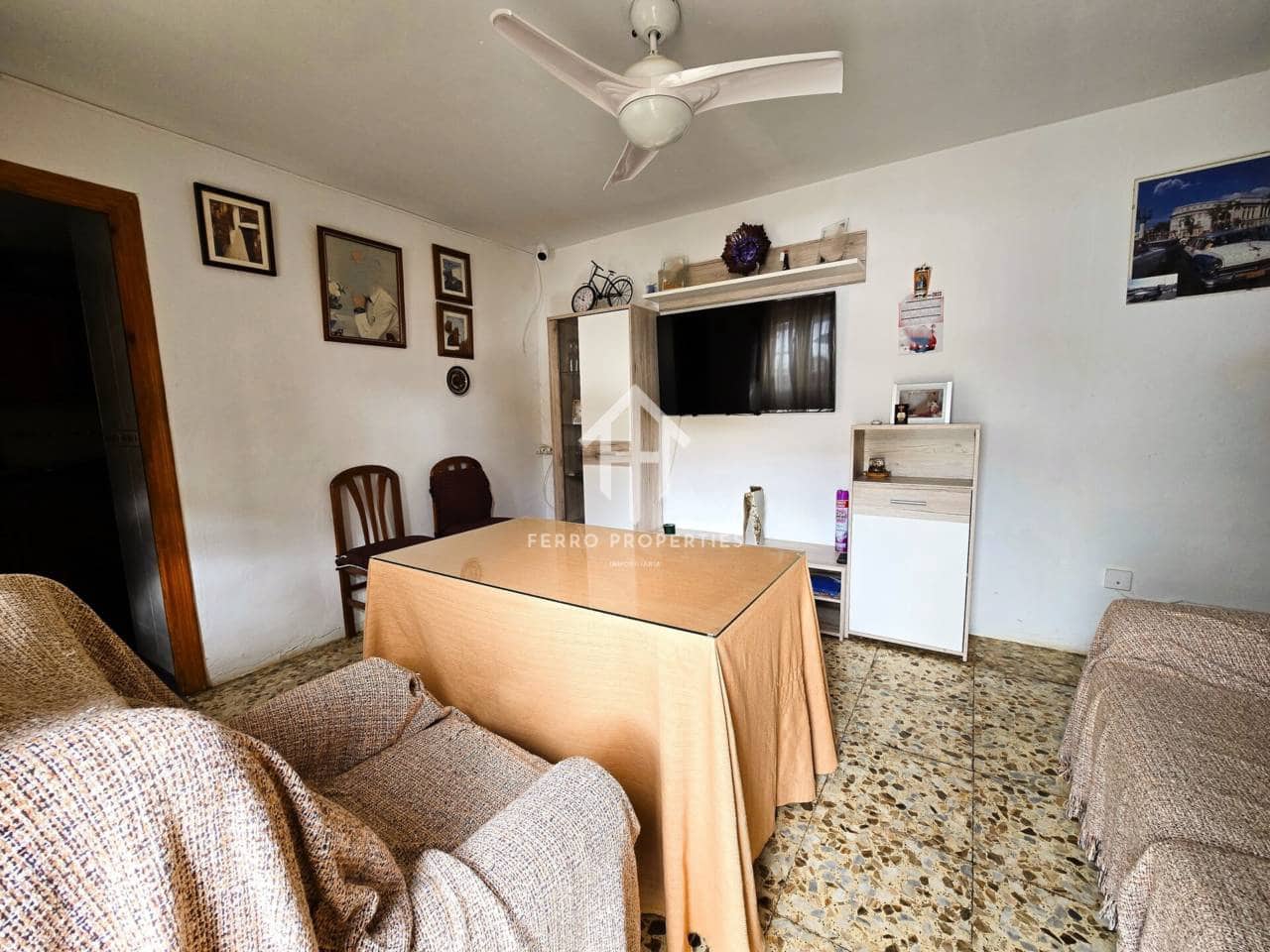 4 bedroom Townhouse for sale in Ventorros de la Laguna with garage - € 75,000 (Ref: 9496704)