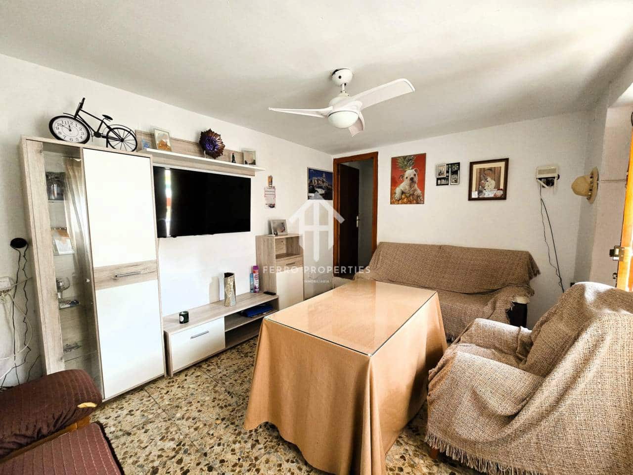 4 bedroom Townhouse for sale in Ventorros de la Laguna with garage - € 75,000 (Ref: 9496704)