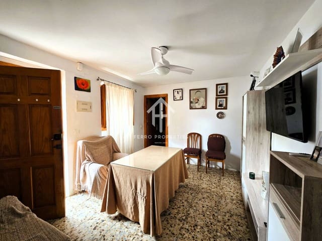 4 bedroom Townhouse for sale in Ventorros de la Laguna, Loja with garage - € 75,000 (Ref: 9496704)