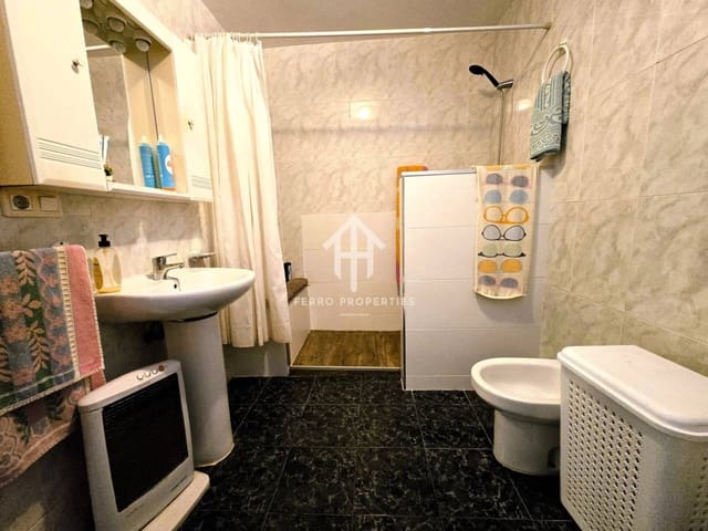 4 bedroom Townhouse for sale in Ventorros de la Laguna, Loja with garage - € 75,000 (Ref: 9496704)