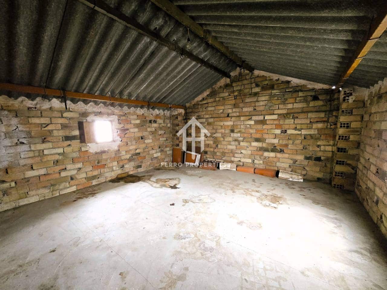 4 bedroom Townhouse for sale in Ventorros de la Laguna with garage - € 75,000 (Ref: 9496704)