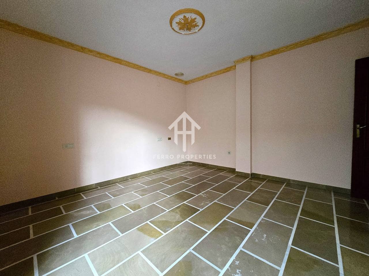 3 bedroom Flat for sale in Loja - € 63,900 (Ref: 9500974)