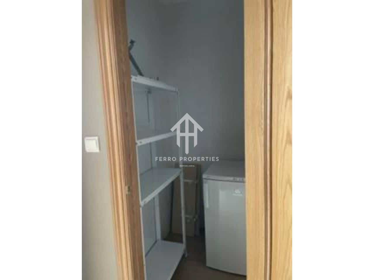 3 bedroom Flat for sale in Loja with garage - € 110,000 (Ref: 9525969)