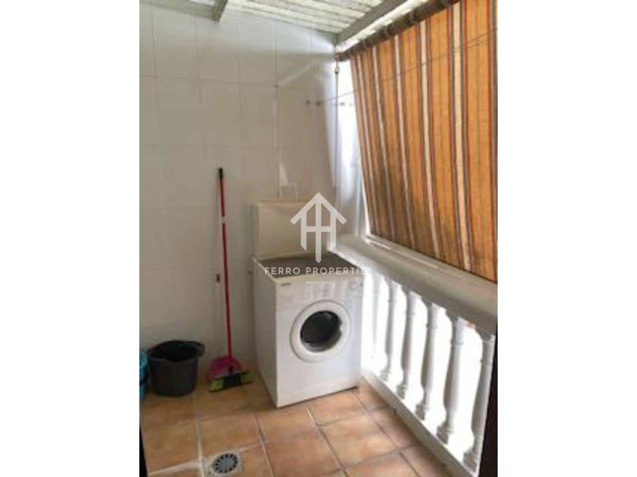3 bedroom Flat for sale in Loja with garage - € 110,000 (Ref: 9525969)