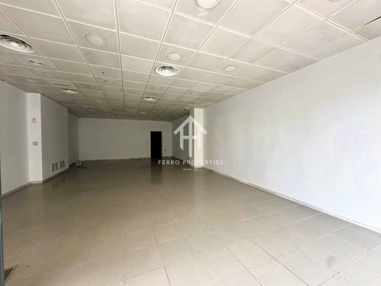 Gewerbe zu vermieten in Loja - 900 € (Ref: 9535409)