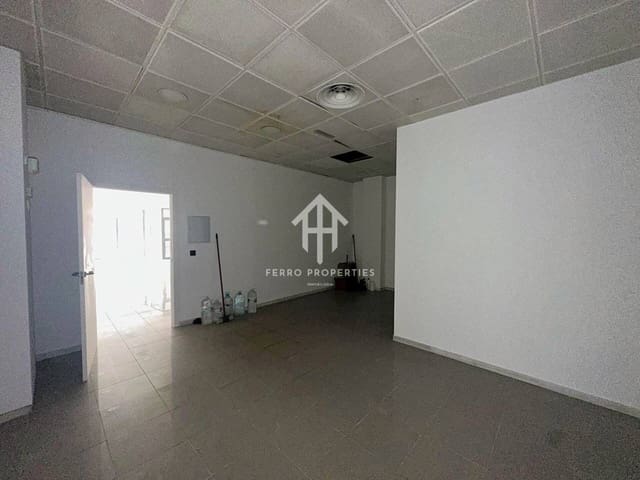 Commerciale da affittare in Loja - 900 € (Rif: 9535409)