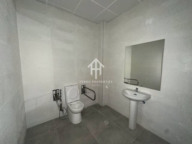 Commerciale da affittare in Loja - 900 € (Rif: 9535409)