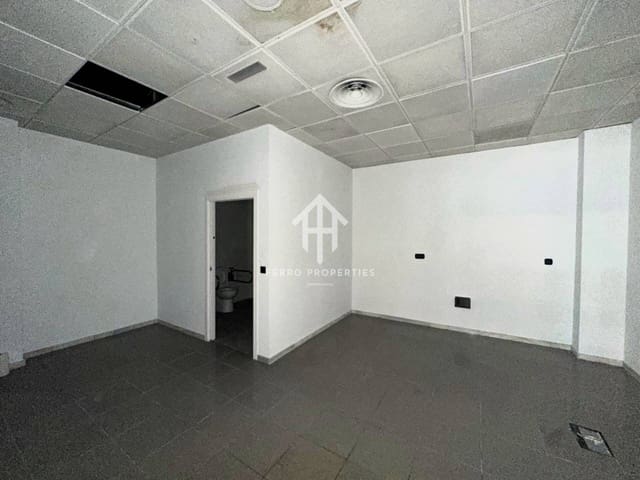 Commerciale da affittare in Loja - 900 € (Rif: 9535409)